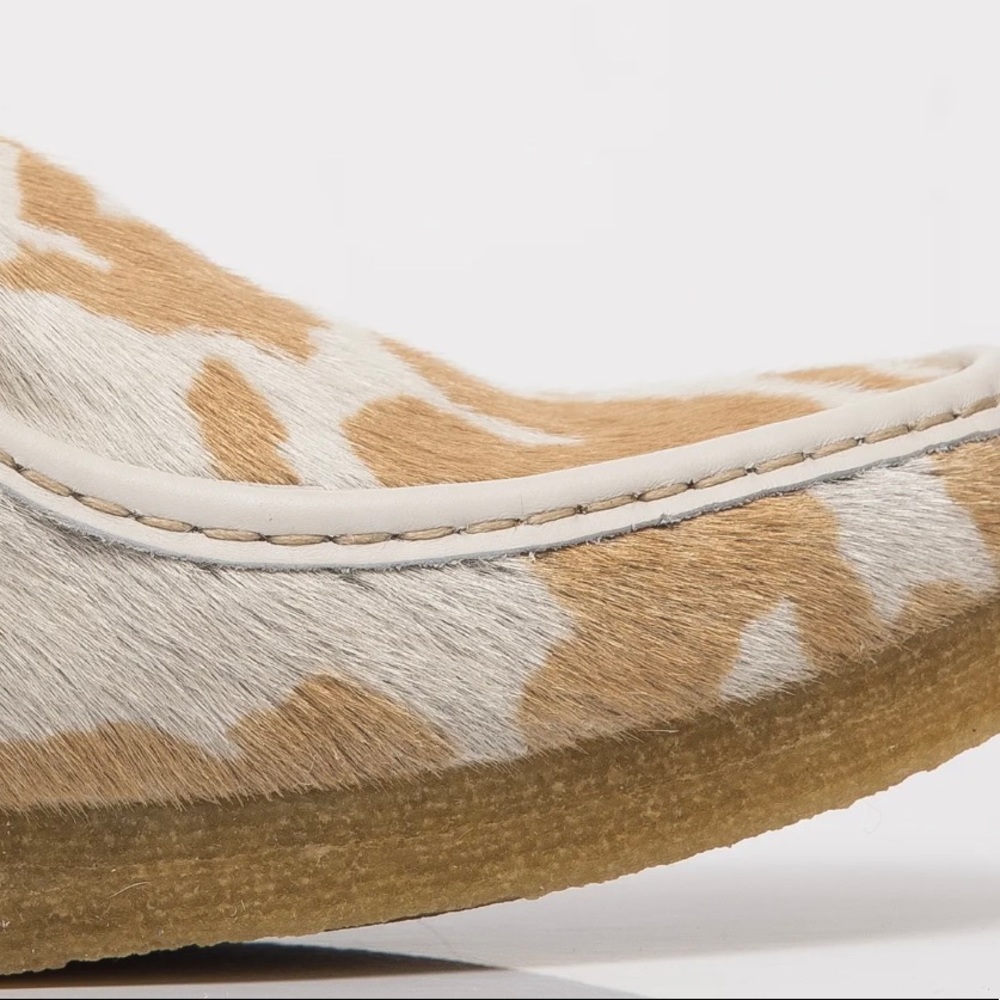 Clarks, Women's Wallabee Boot, Tan Cow Print, Brand New, 26165912 Size 10.5 - Picture 10 of 11